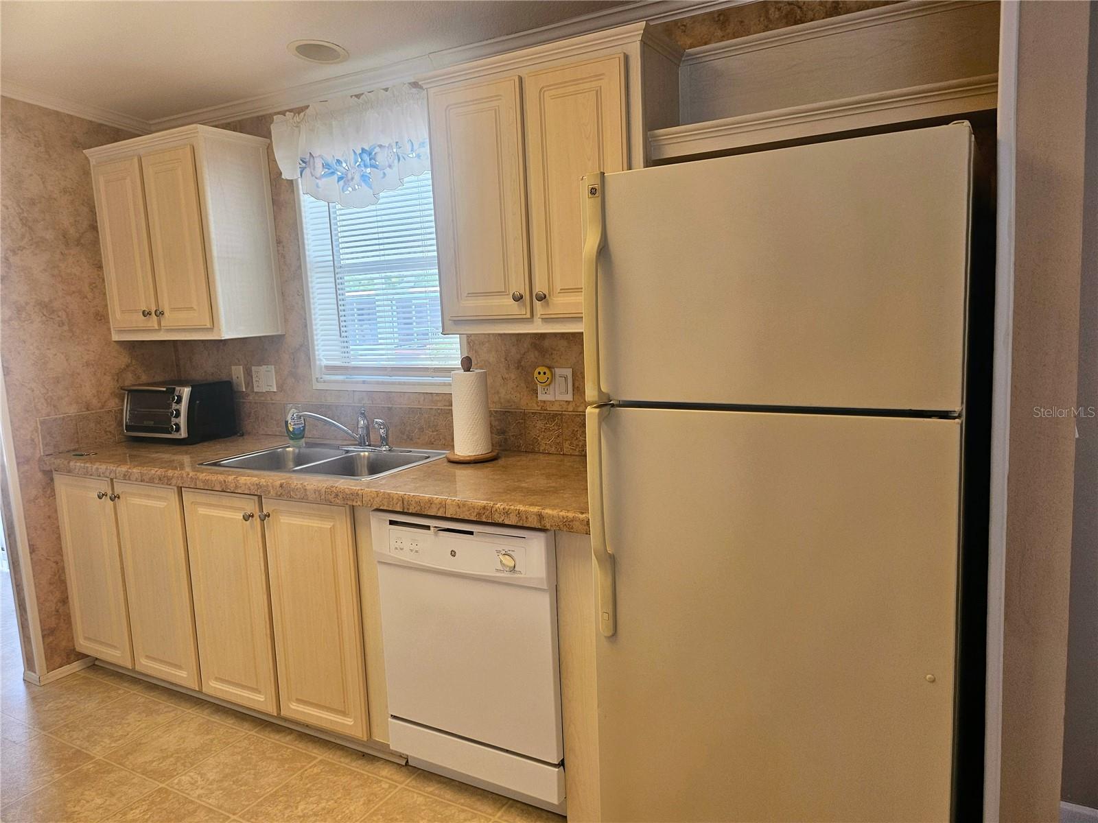 OAKWOOD MANOR - Residential