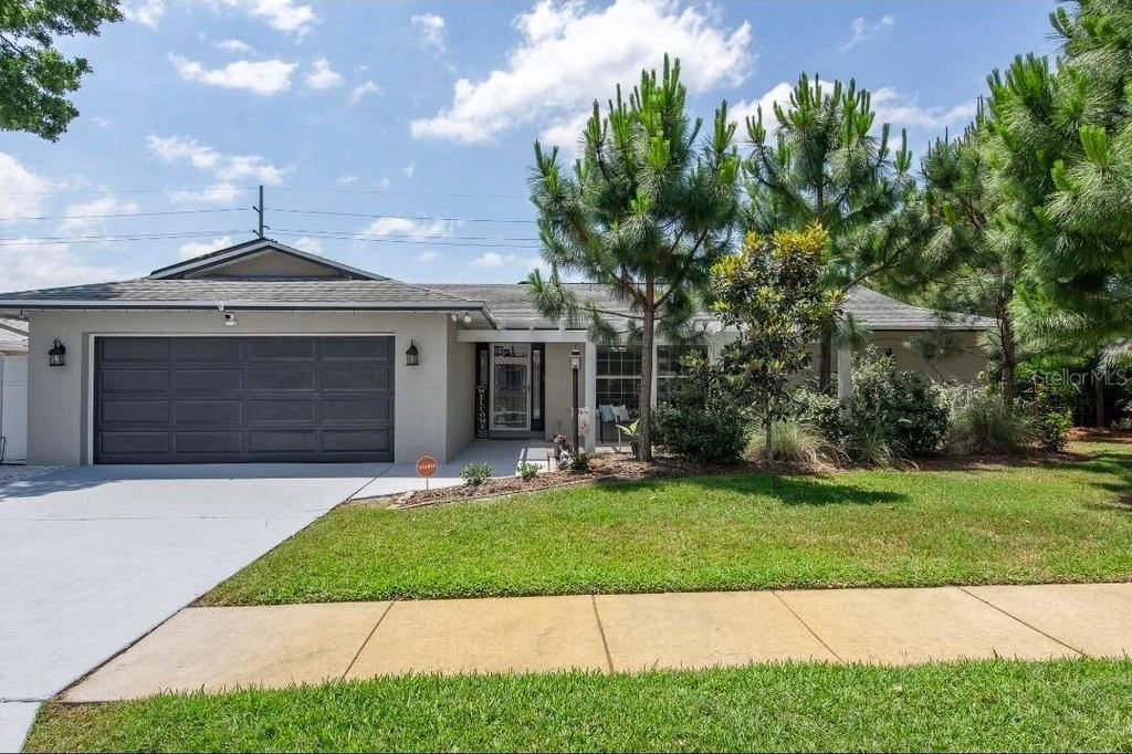 Photo of 11040 126th Terrace, Largo, FL 33778 (MLS # TB8516998)