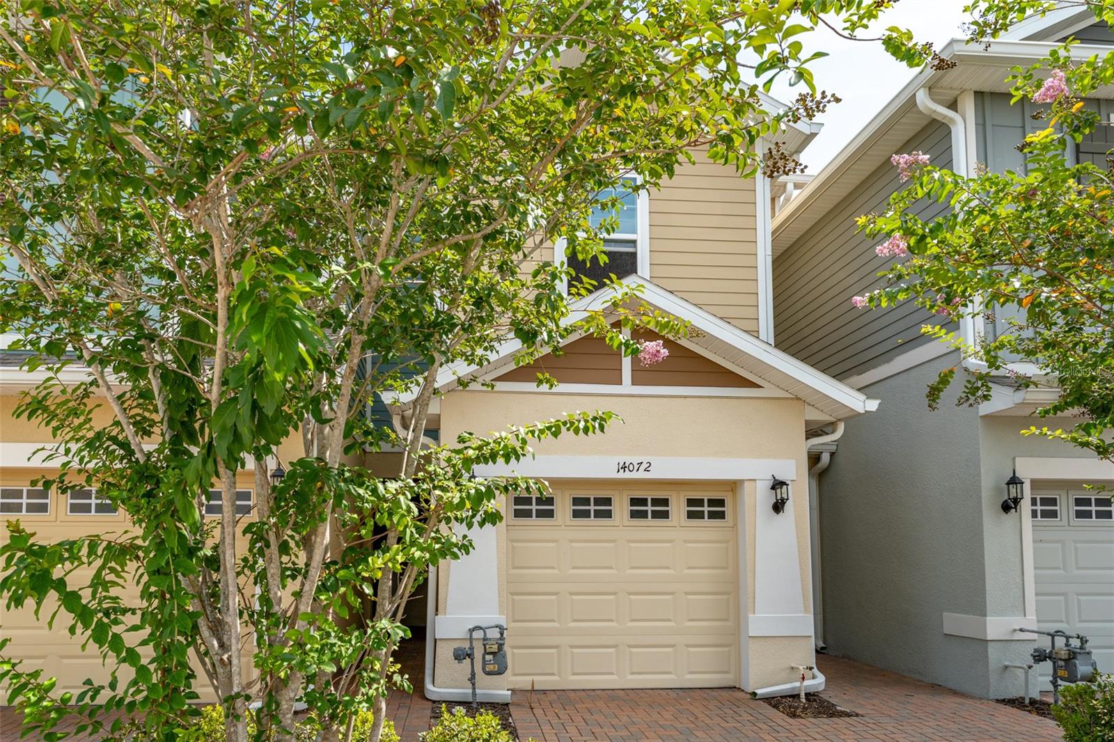 FISHHAWK RANCH WEST TWNHMS - Residential
