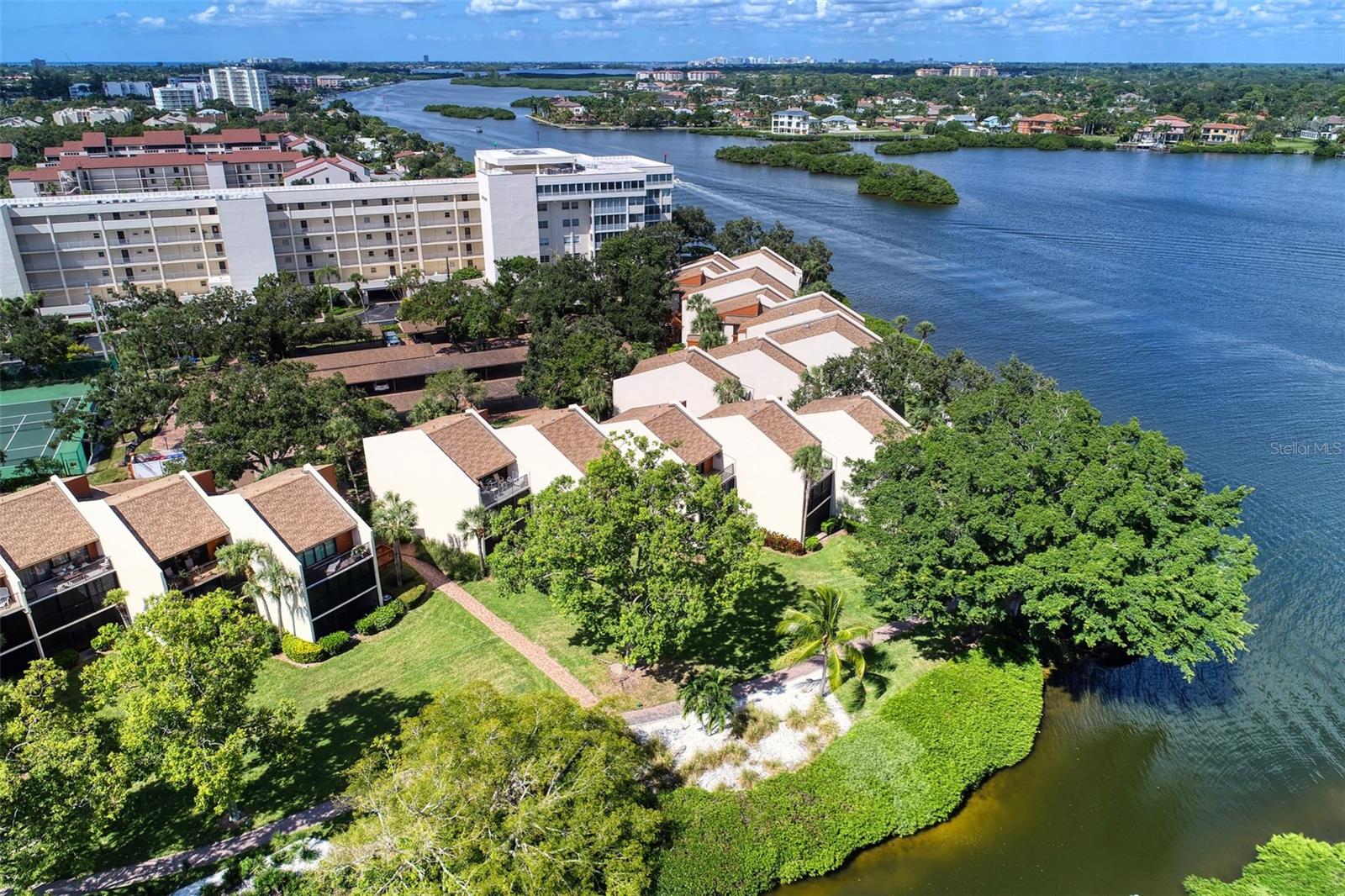 1800 COVE II PLACE 213