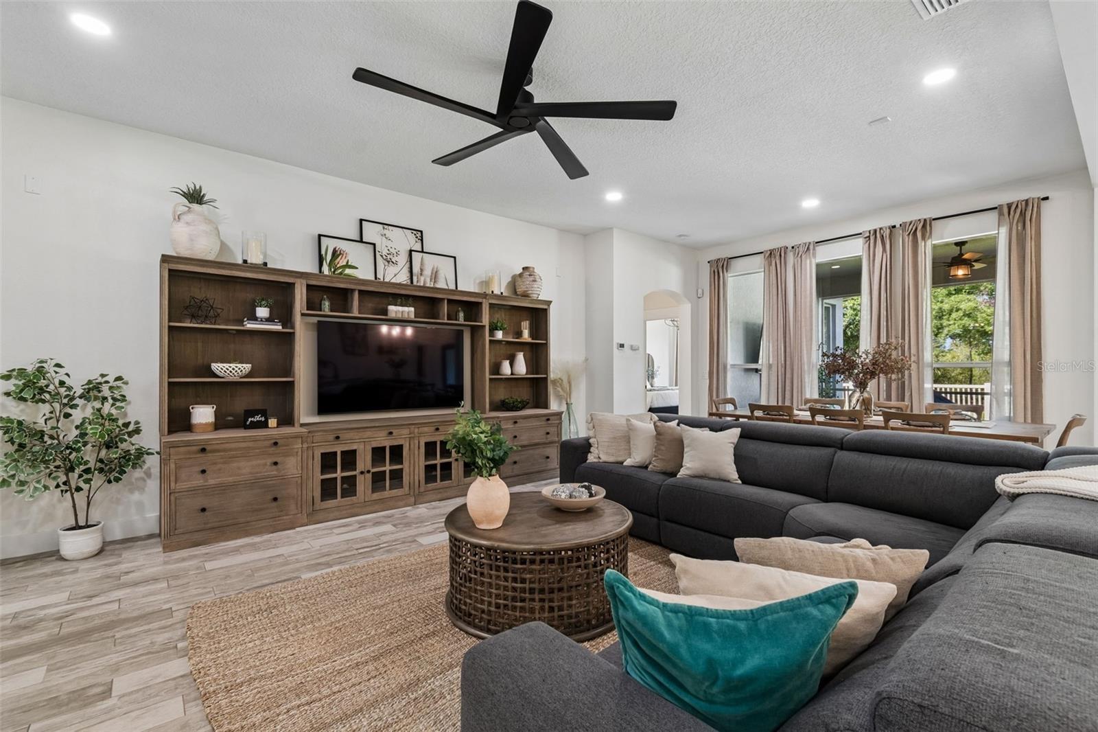 WILDERNESS LAKE PRESERVE - Residential