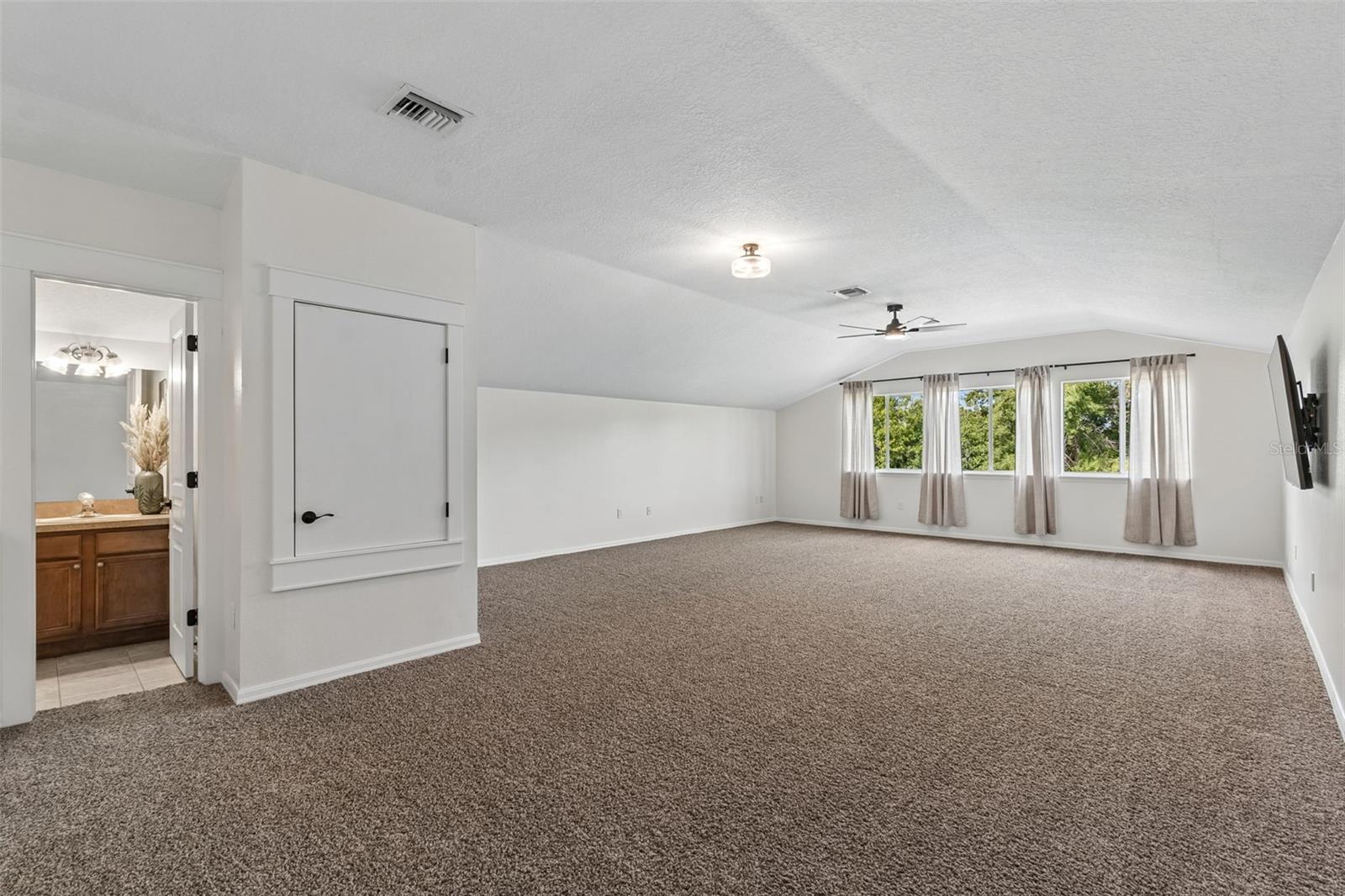 WILDERNESS LAKE PRESERVE - Residential