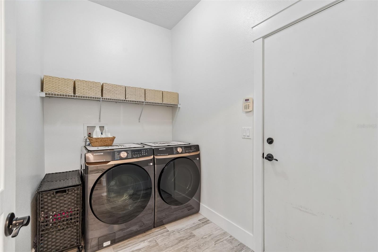 WILDERNESS LAKE PRESERVE - Residential