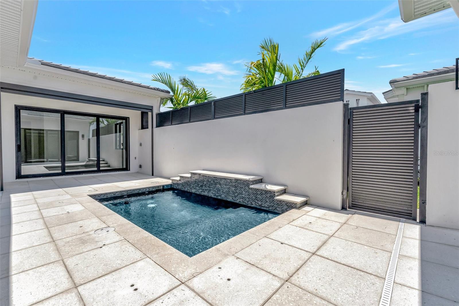 AQUA LAGOON - Residential