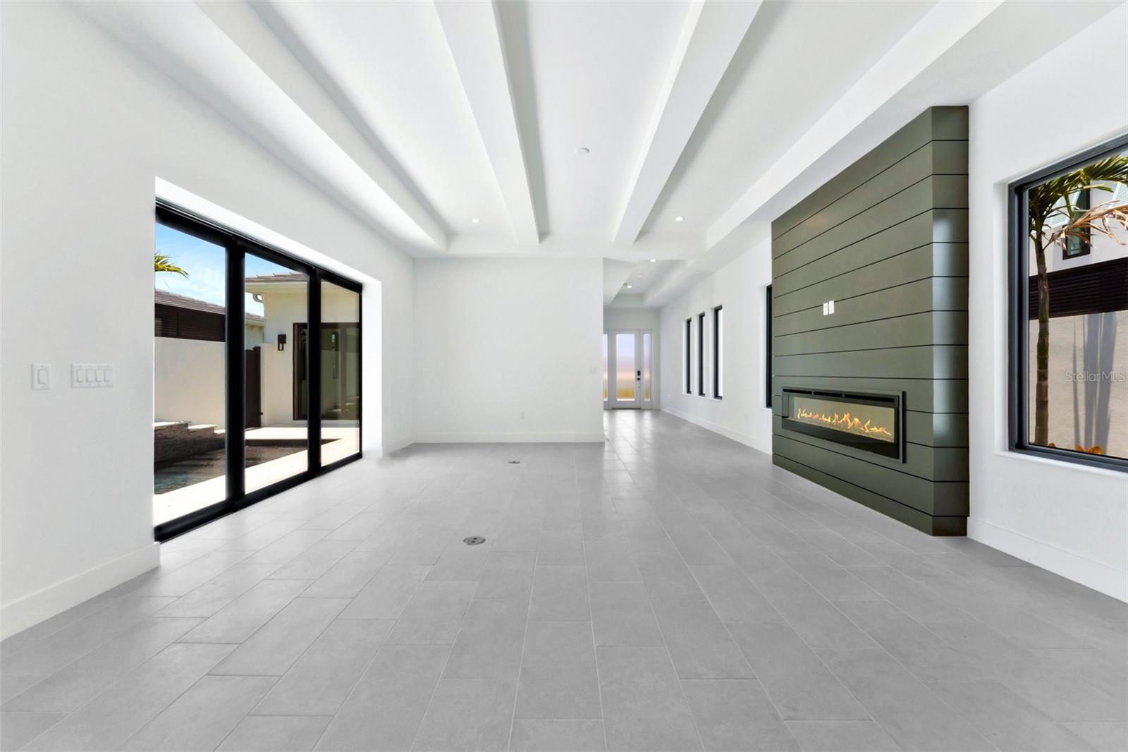 AQUA LAGOON - Residential