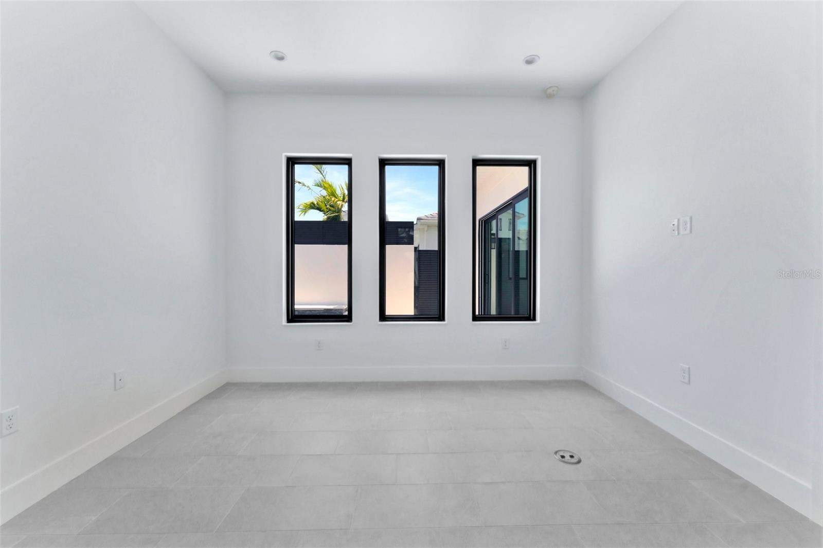 AQUA LAGOON - Residential