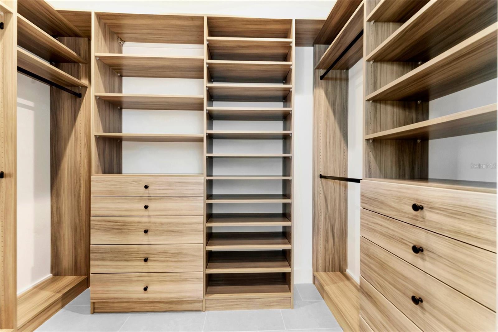 AQUA LAGOON - Residential