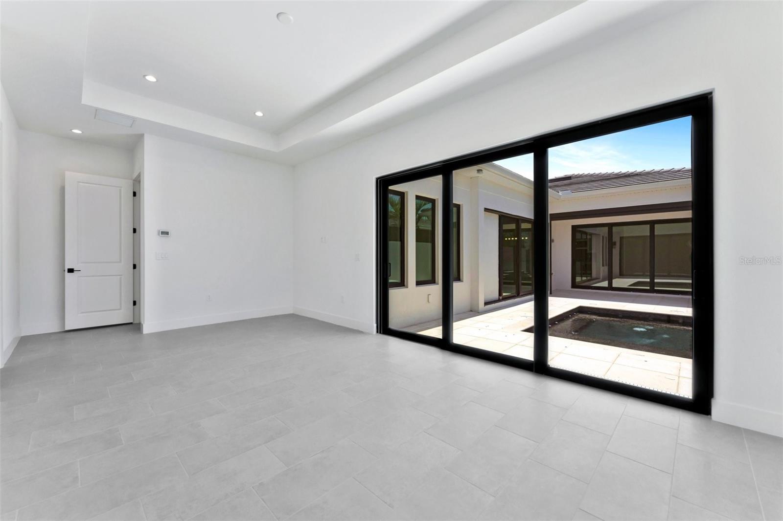 AQUA LAGOON - Residential