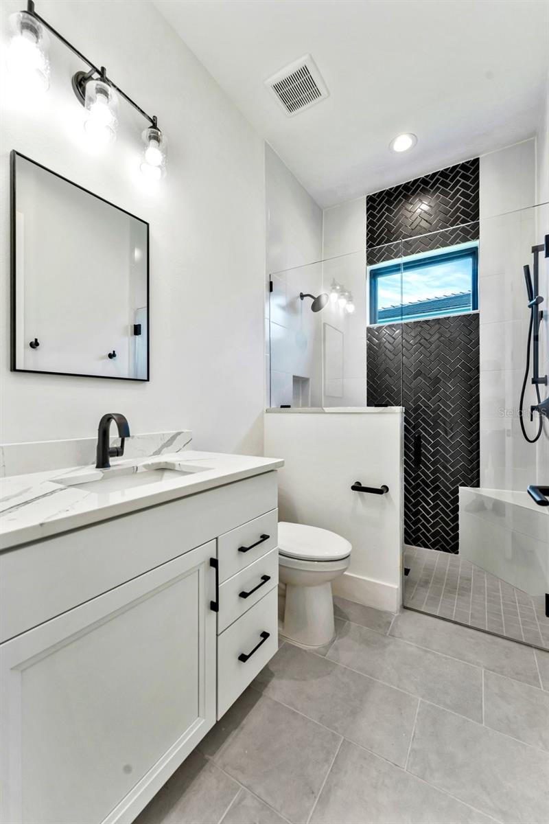 AQUA LAGOON - Residential