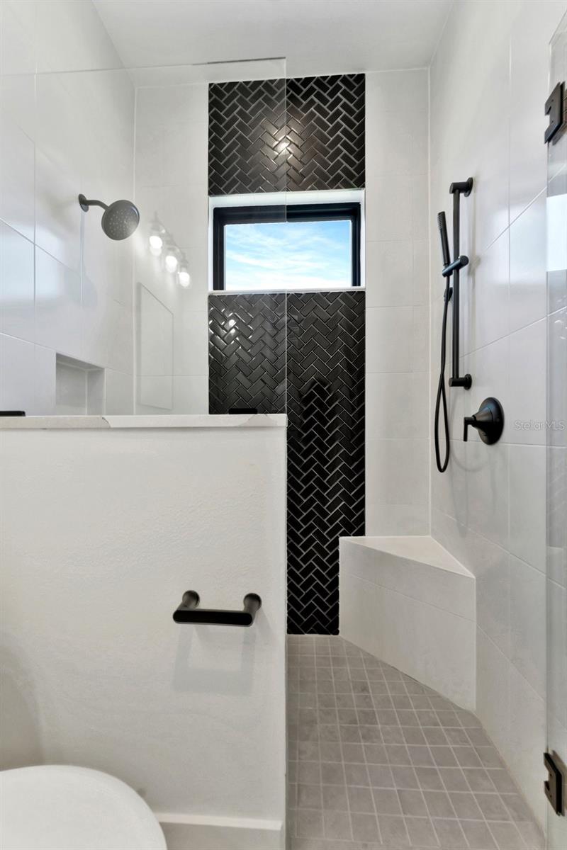 AQUA LAGOON - Residential