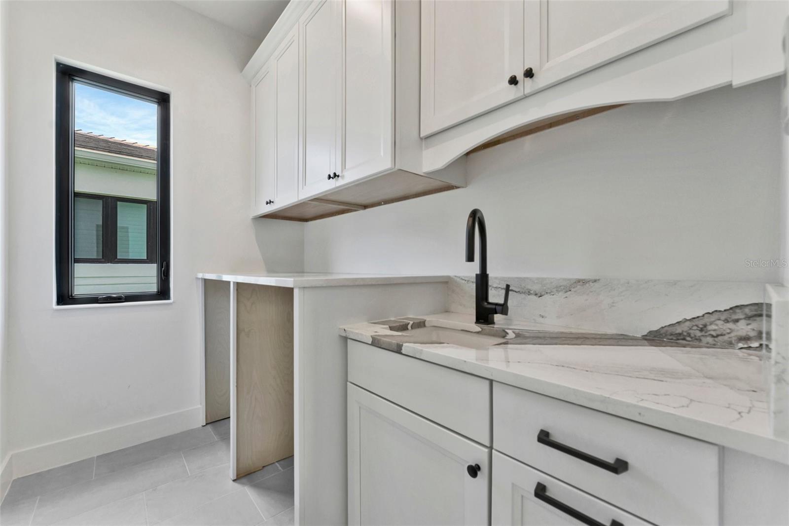 AQUA LAGOON - Residential