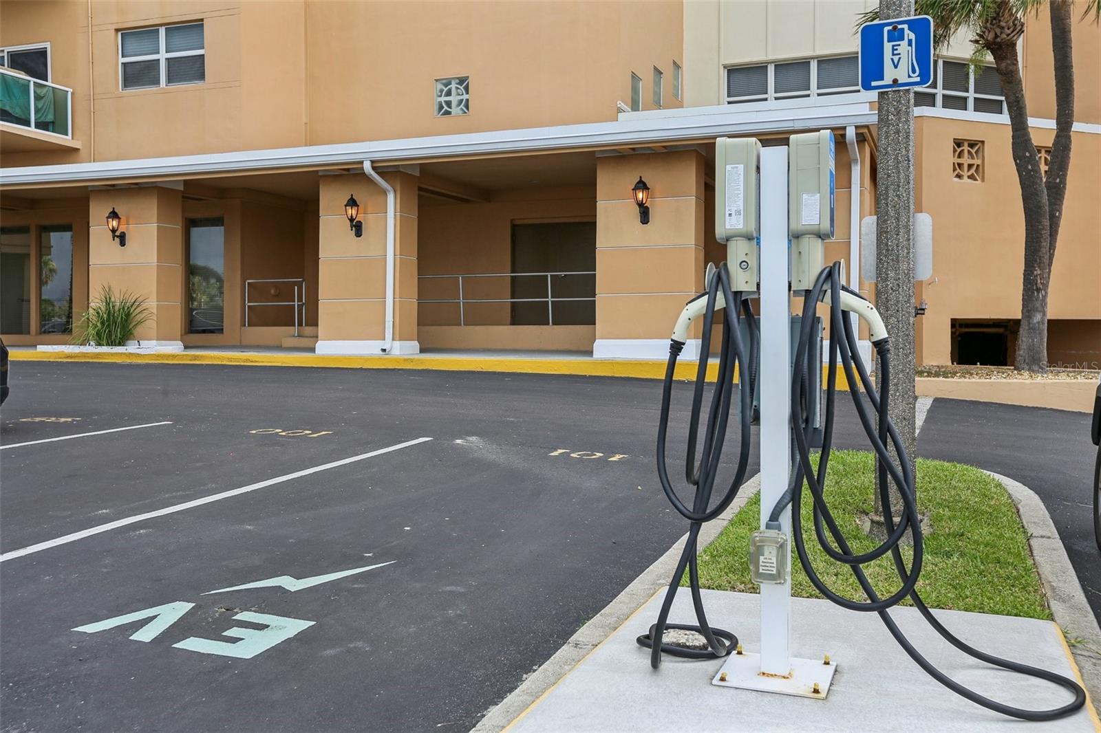 REGATTA BEACH CLUB CONDO - Residential