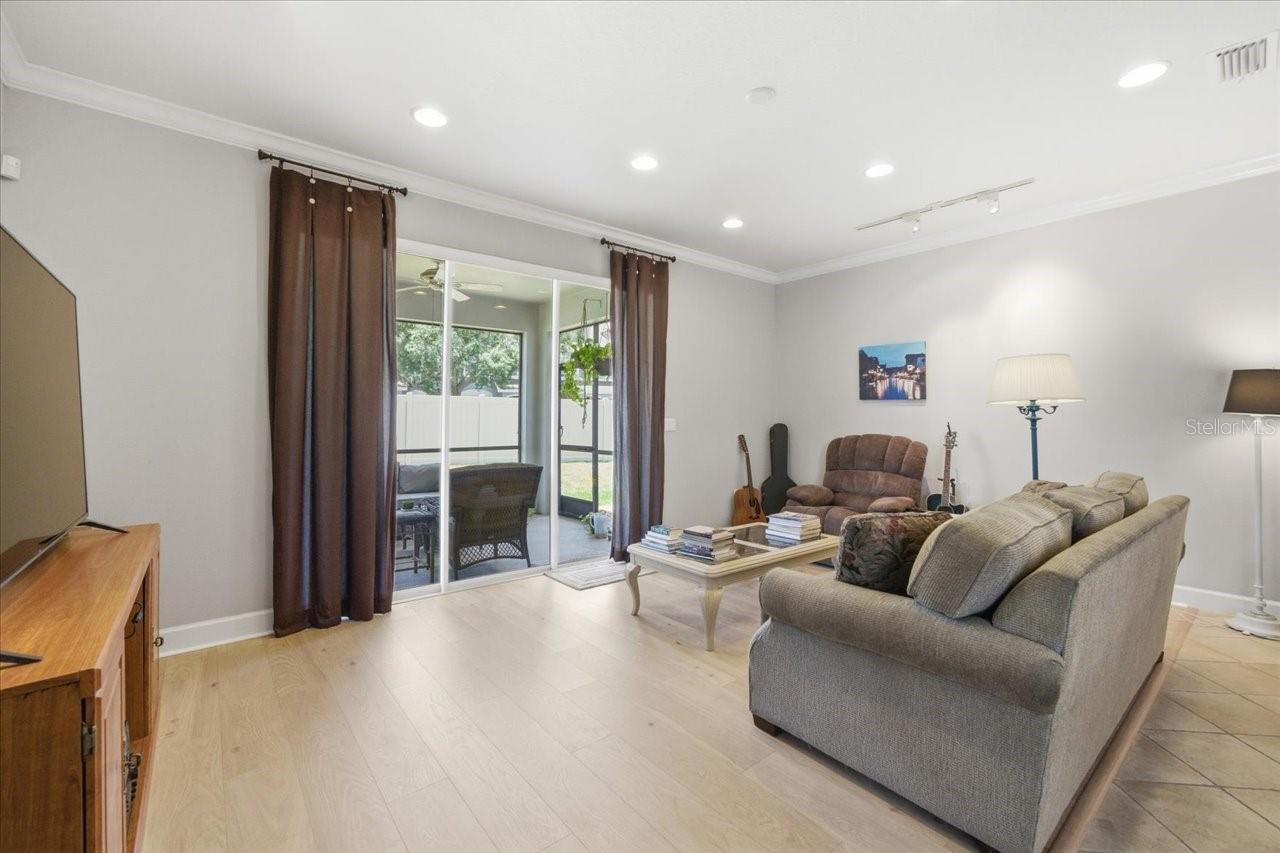 SAWGRASS VILLAGE - Residential