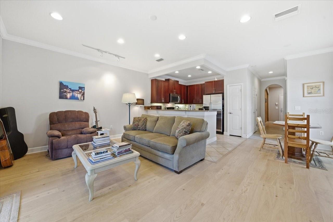 SAWGRASS VILLAGE - Residential