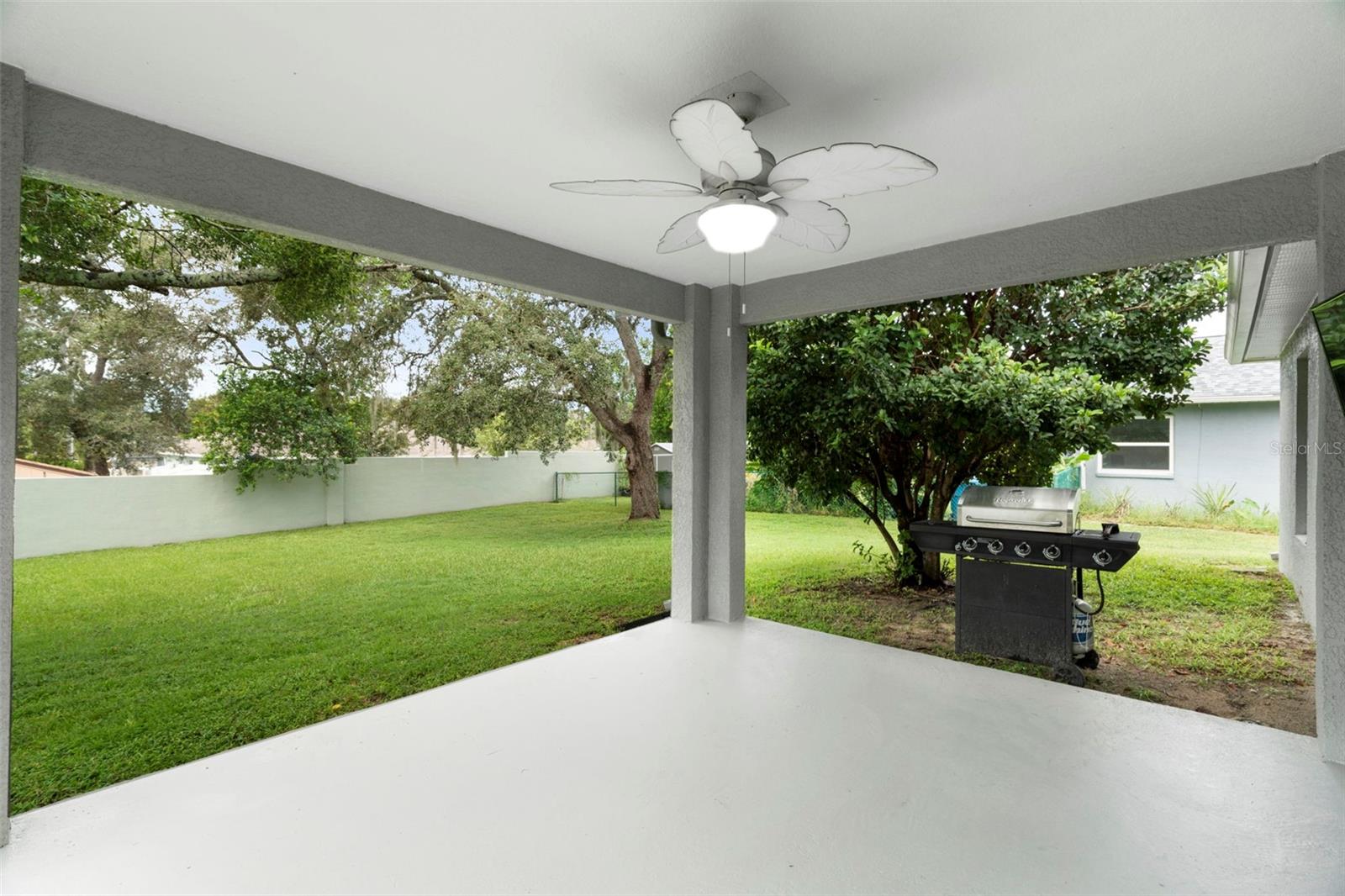 1221 OVERLAND DRIVE