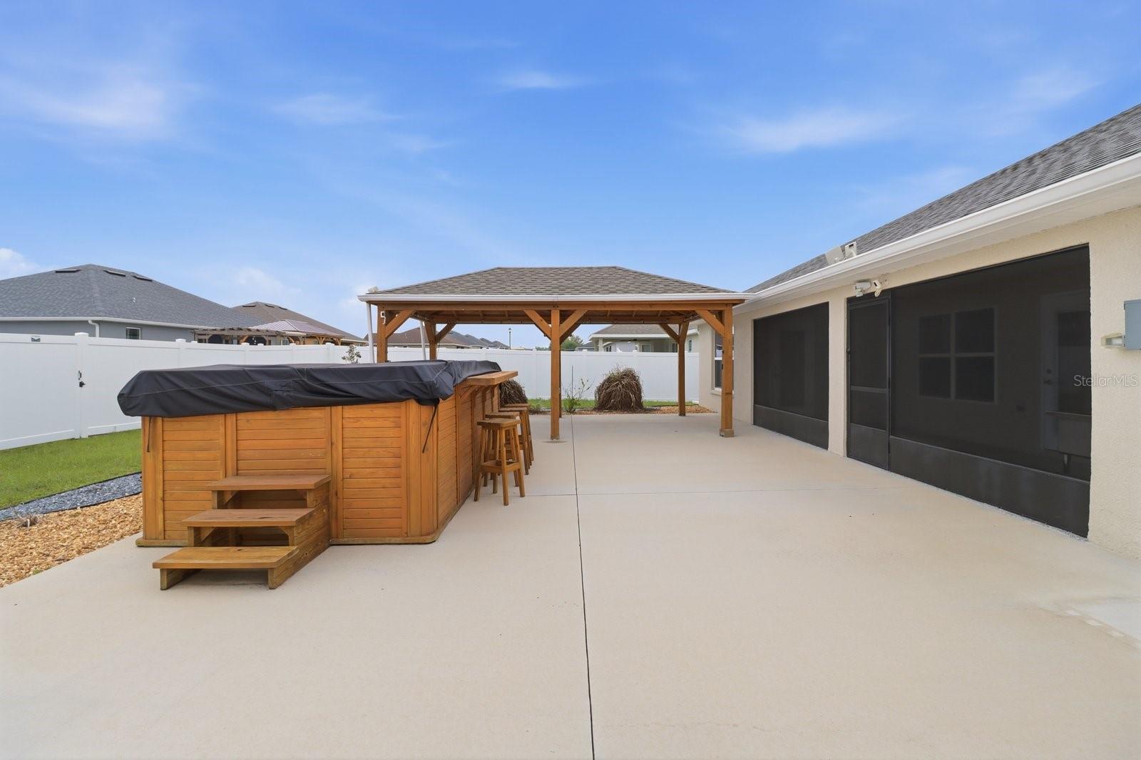 SUMMERCREST - Residential