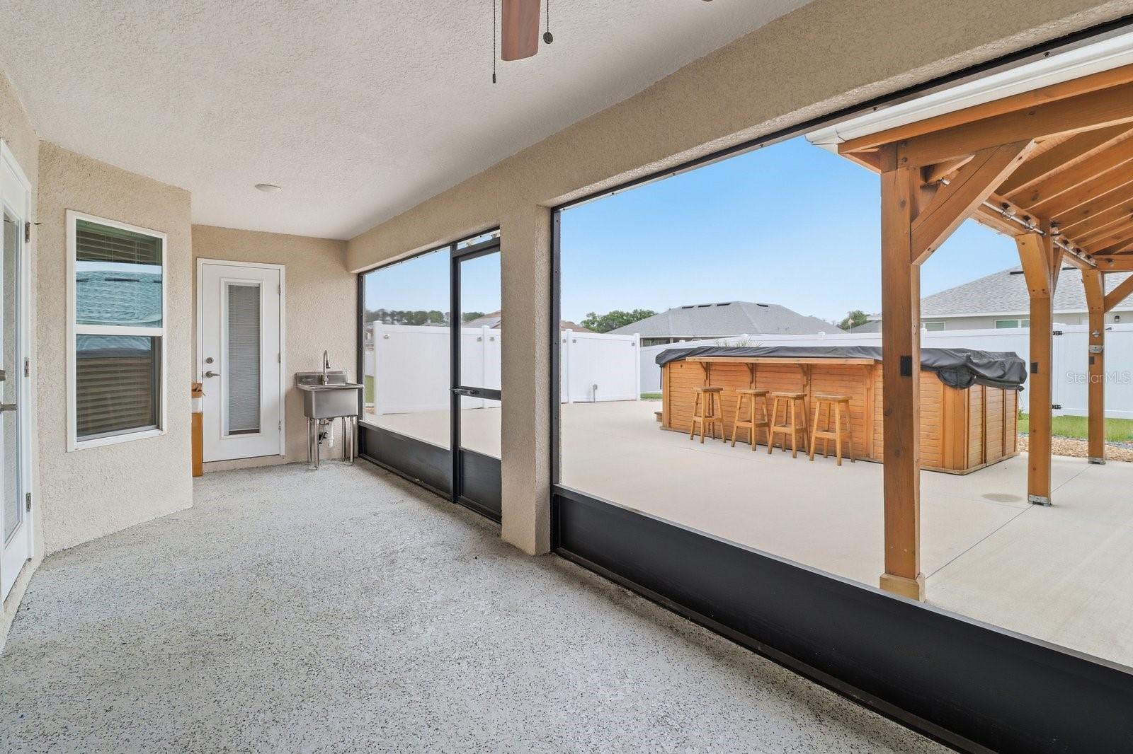 SUMMERCREST - Residential