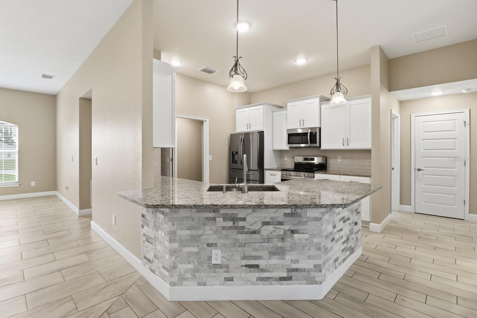 SUMMERCREST - Residential