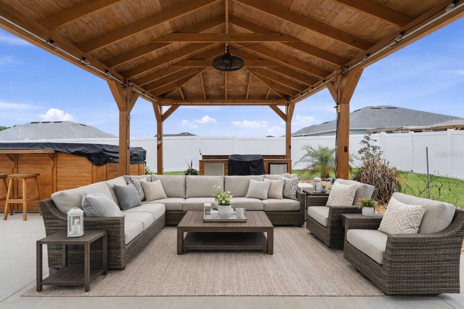 SUMMERCREST - Residential