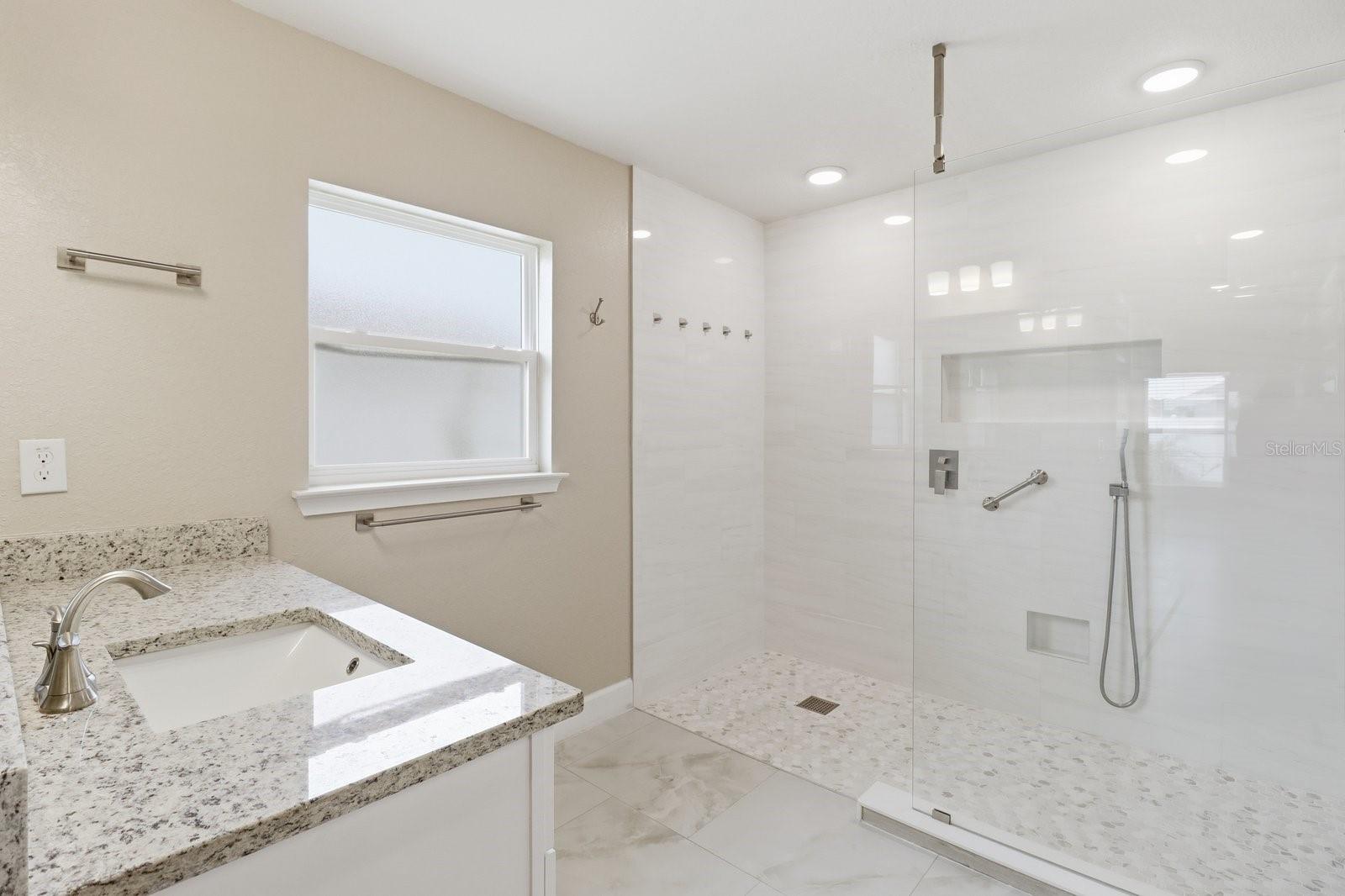 SUMMERCREST - Residential