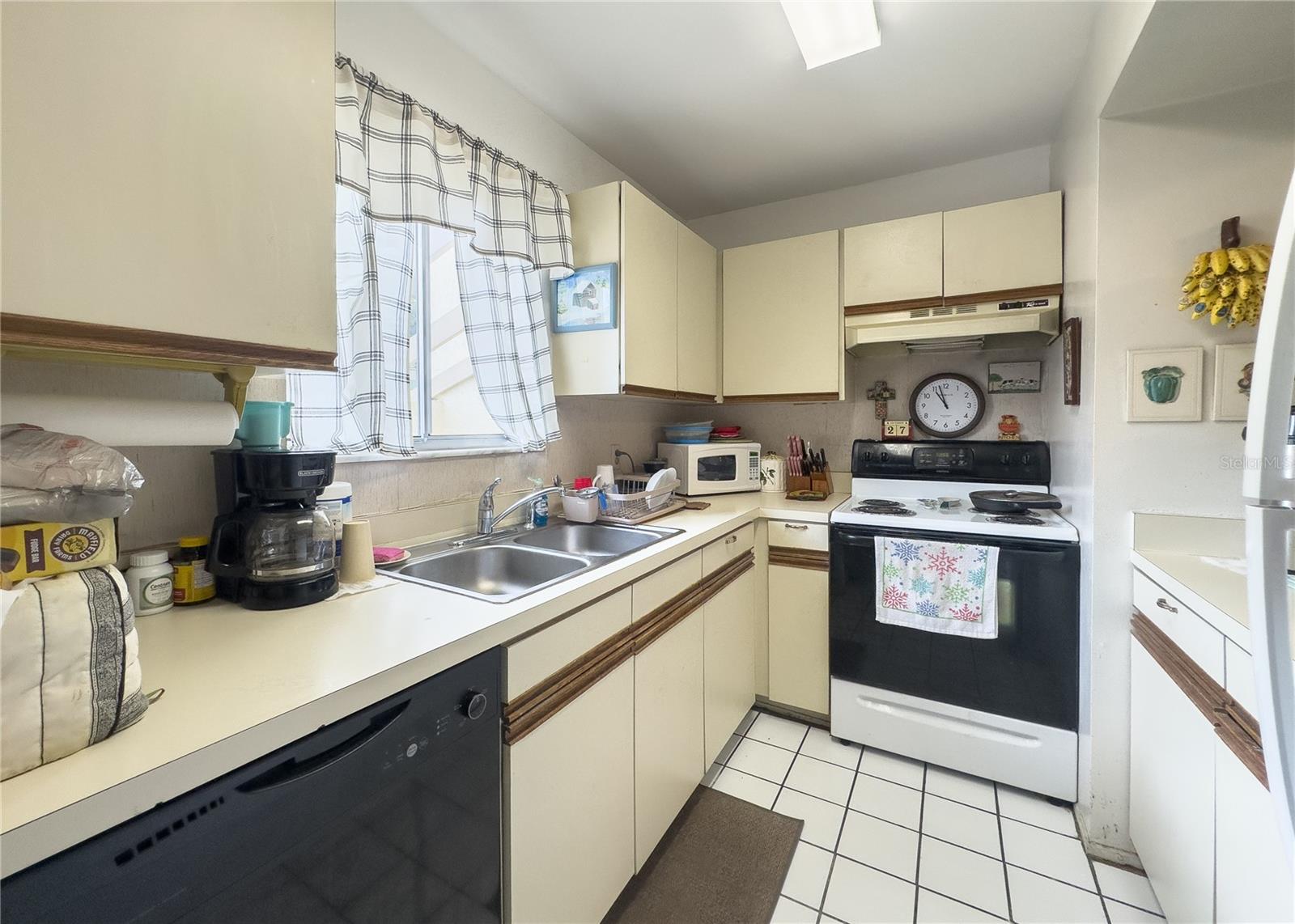 VILLAGE GROVE PH 02 - Residential