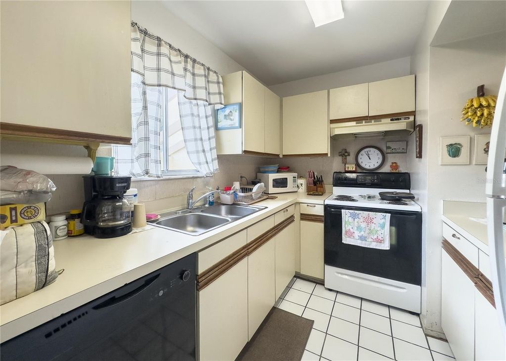 Photo of 1326 Winter Green Way, Winter Garden, FL 34787 (MLS # O6350966)