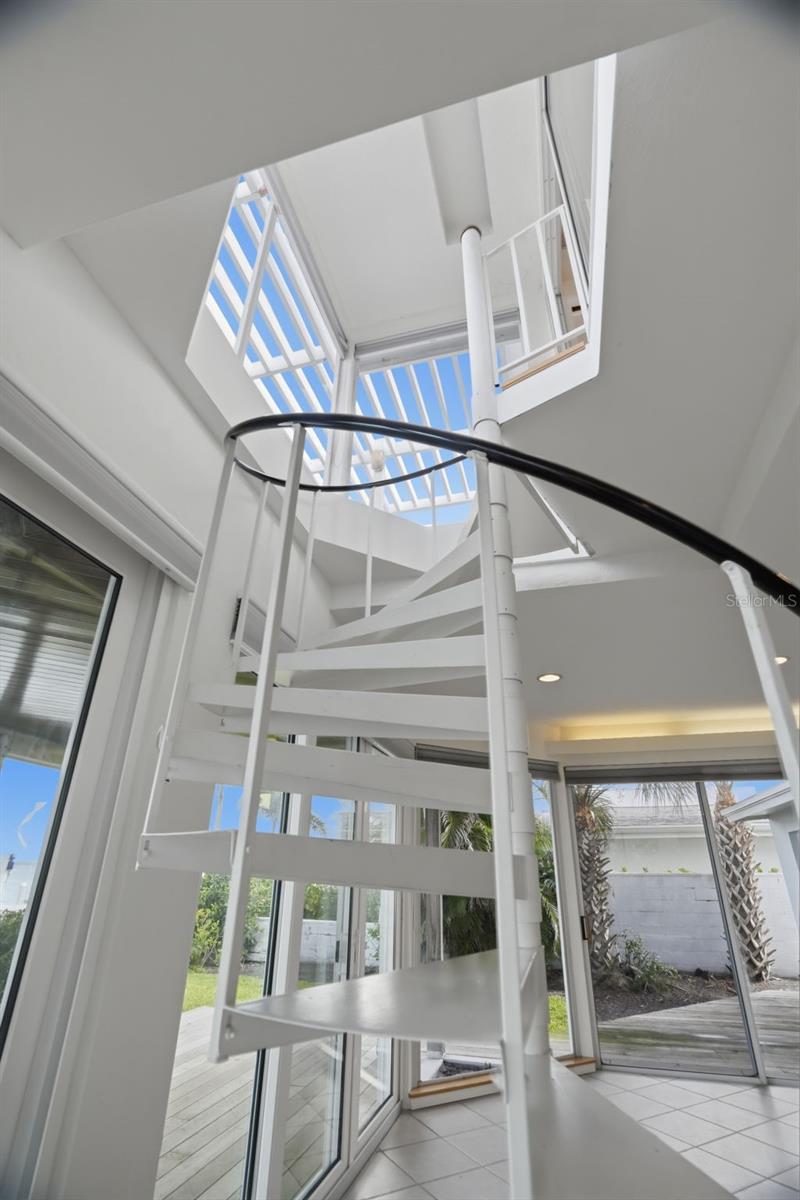 VENETIAN POINT - Residential