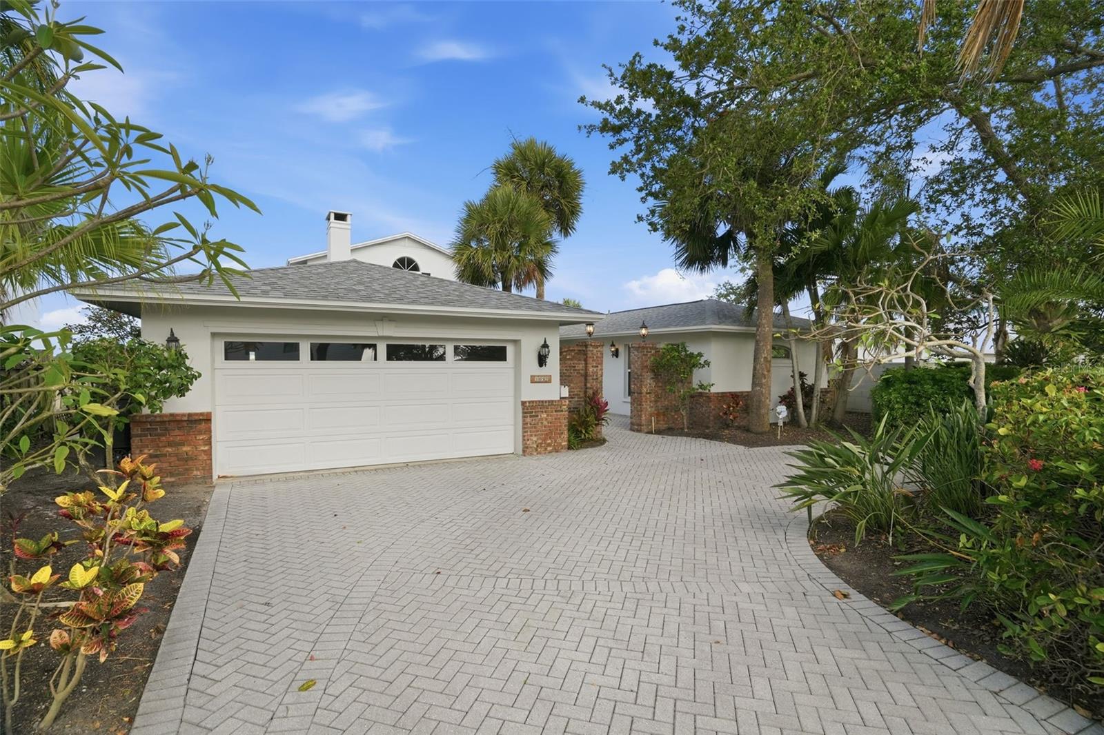 VENETIAN POINT - Residential
