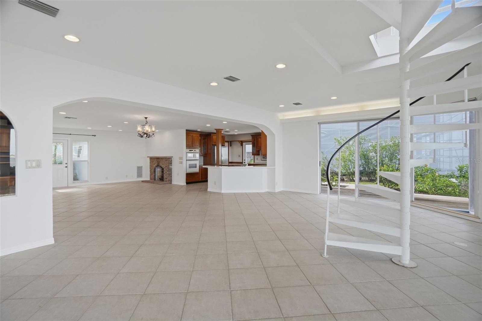 VENETIAN POINT - Residential