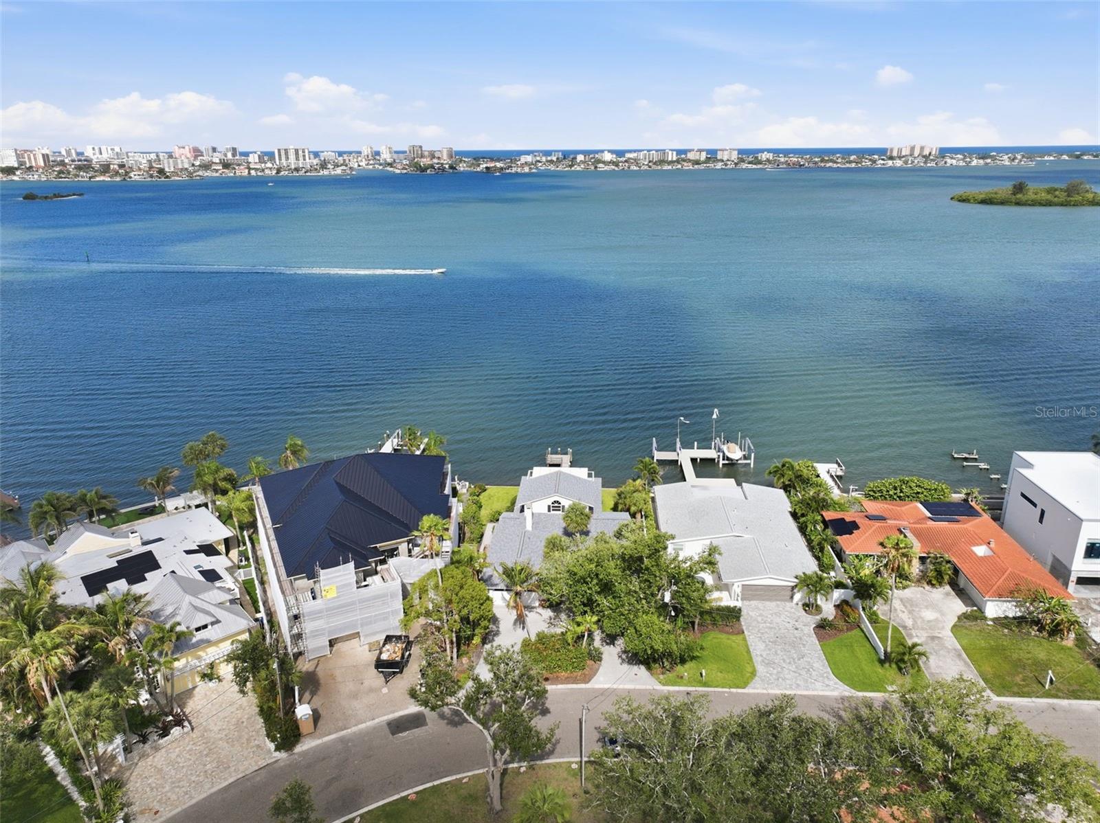 VENETIAN POINT - Residential