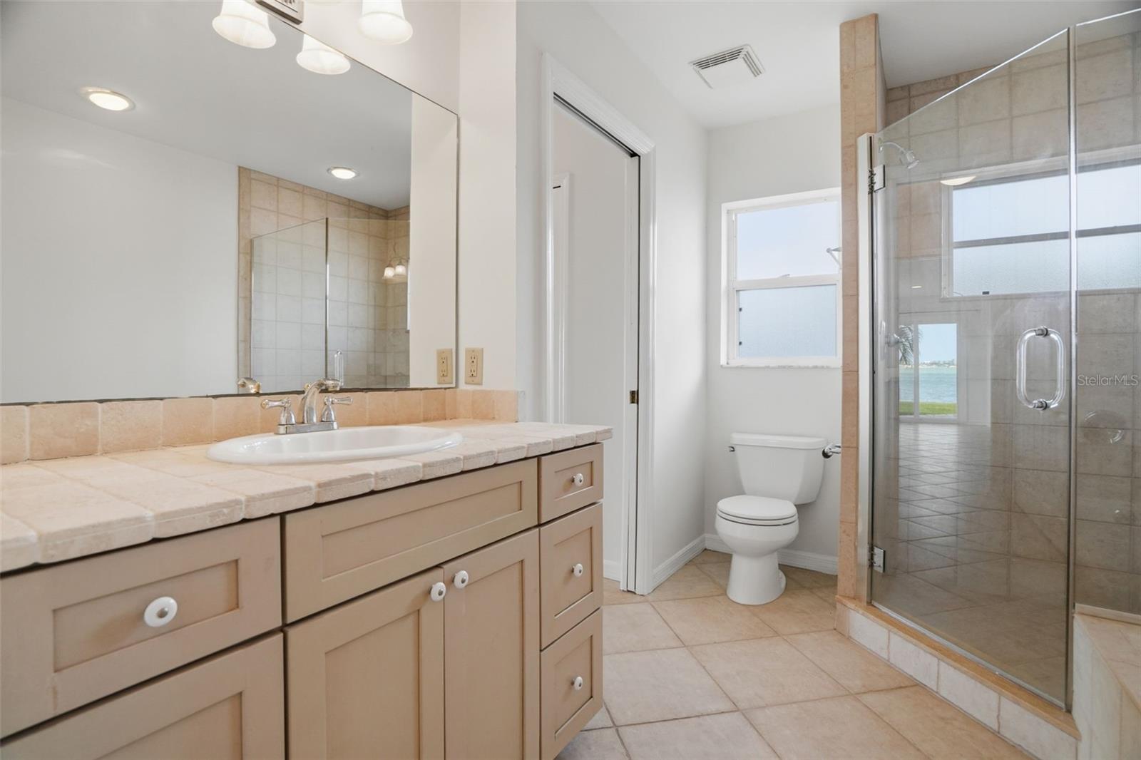 VENETIAN POINT - Residential
