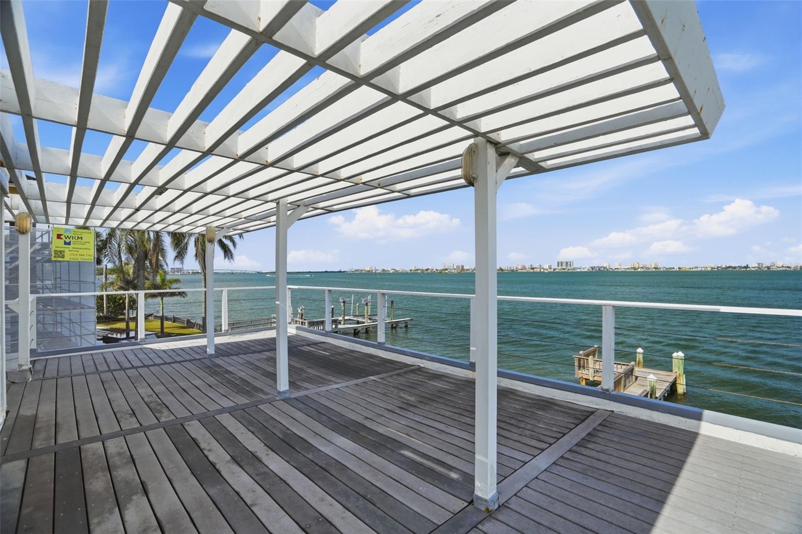 VENETIAN POINT - Residential