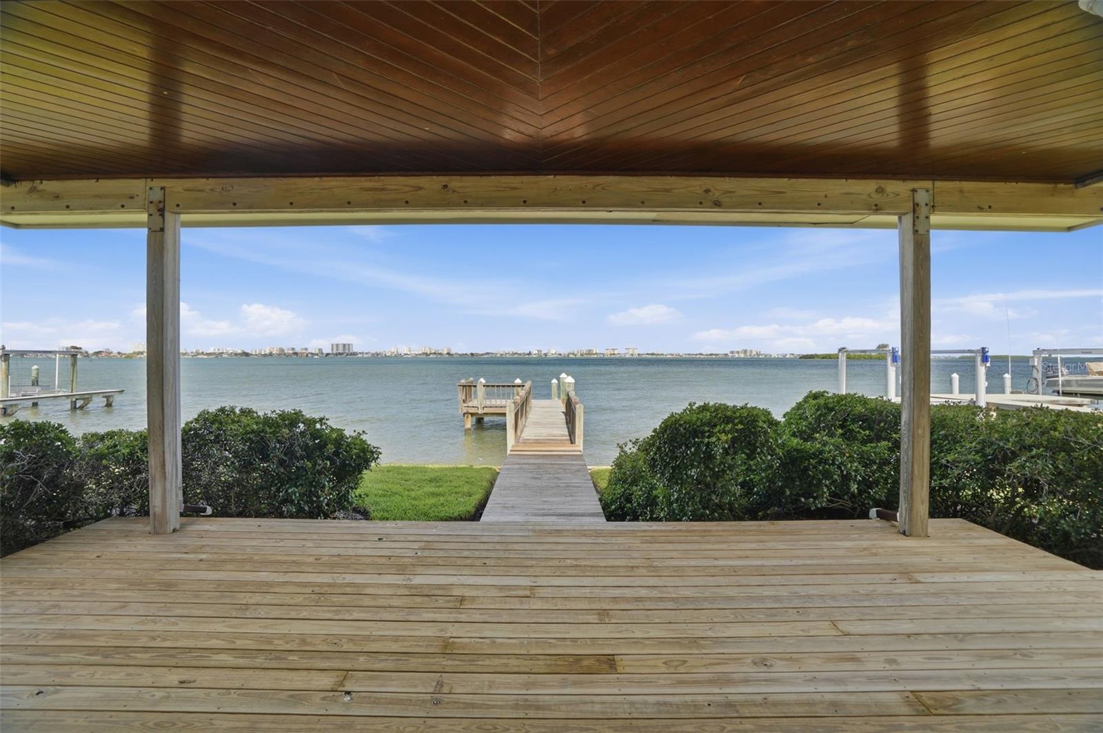 VENETIAN POINT - Residential