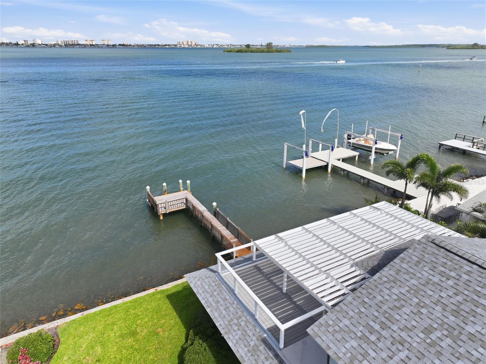 VENETIAN POINT - Residential