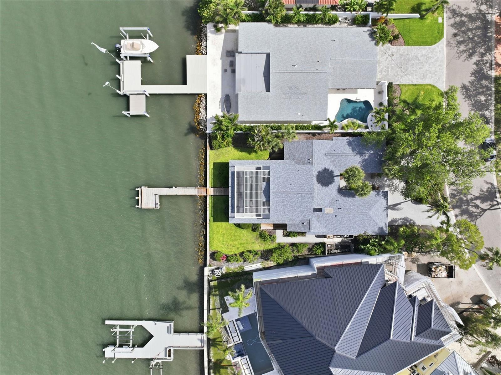 VENETIAN POINT - Residential