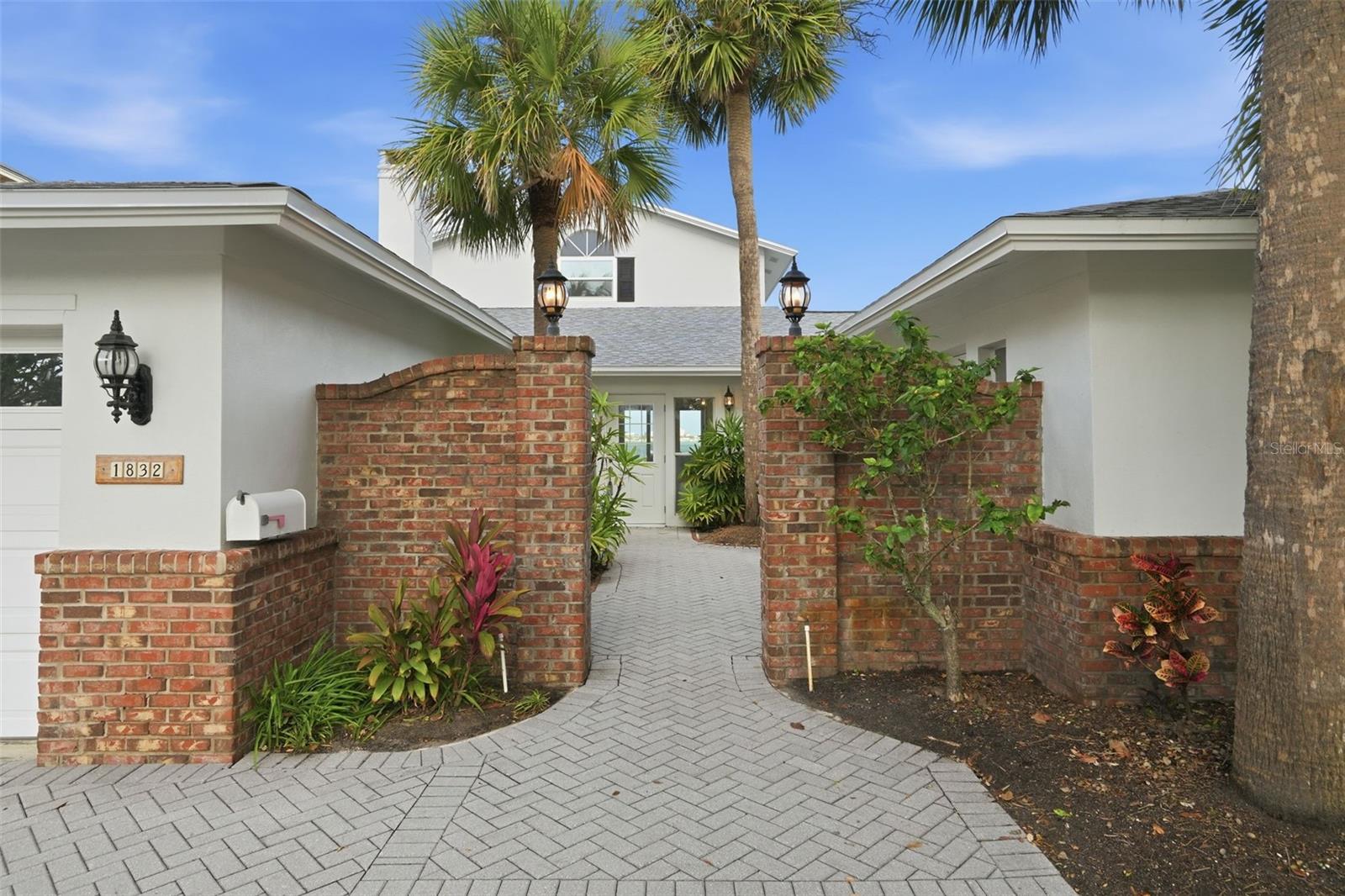 VENETIAN POINT - Residential