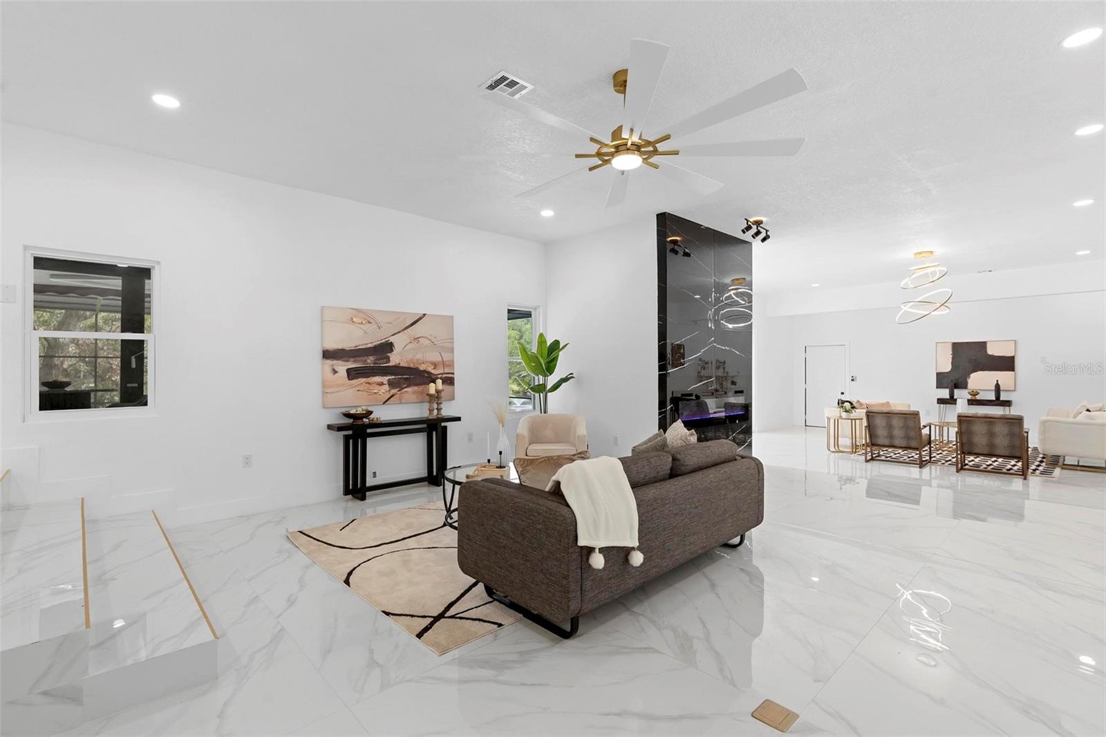 305 SWEETWATER CLUB CIRCLE