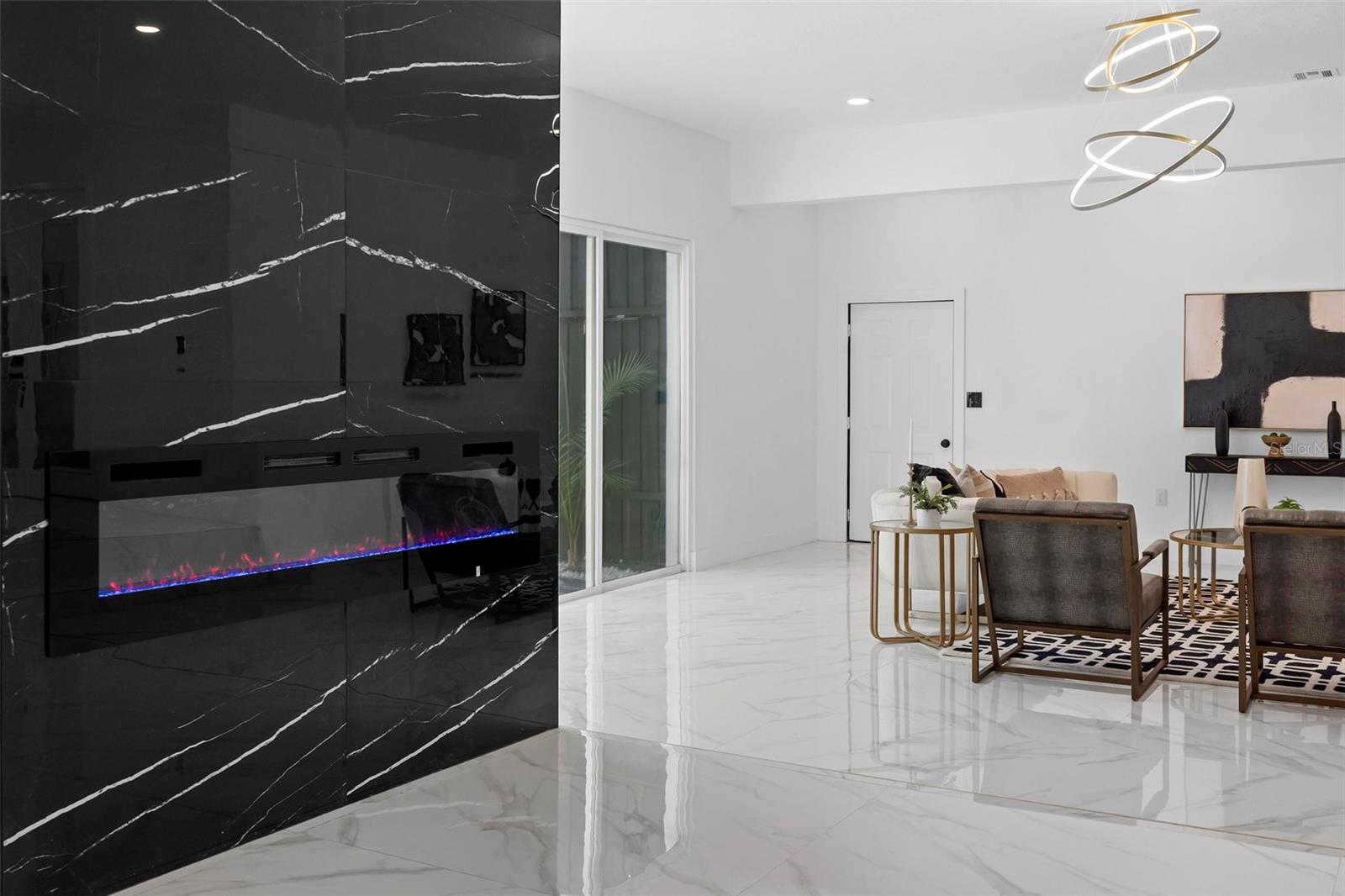 305 SWEETWATER CLUB CIRCLE