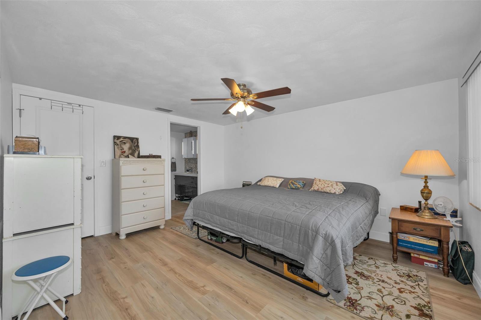 BEACON SQUARE - Residential