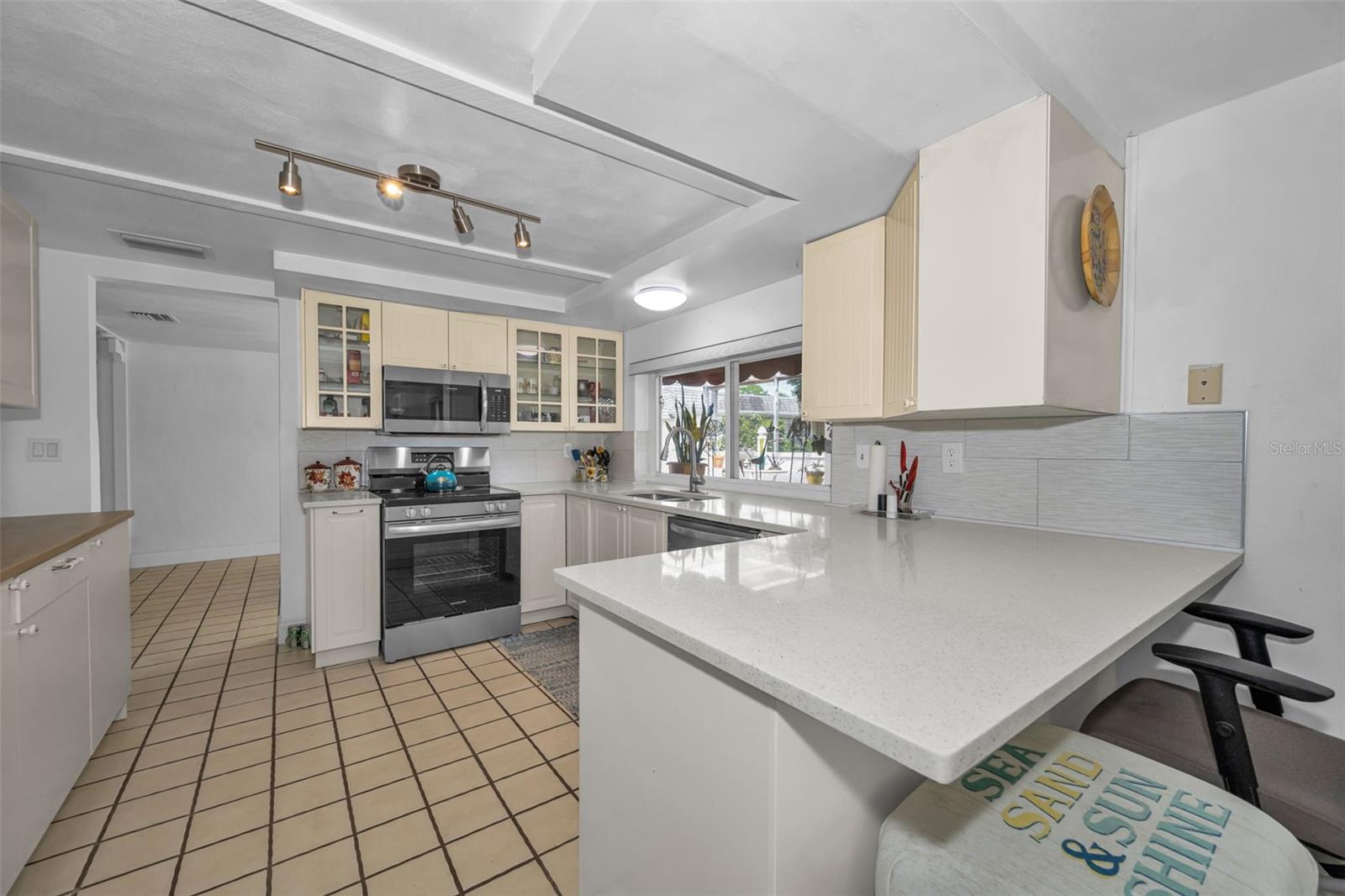 BEACON SQUARE - Residential