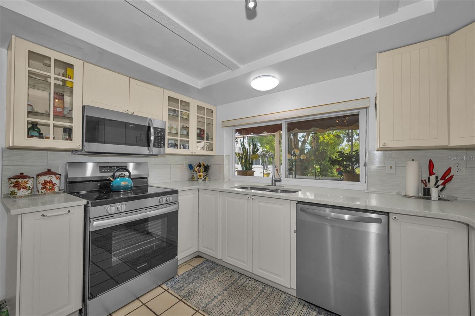 BEACON SQUARE - Residential