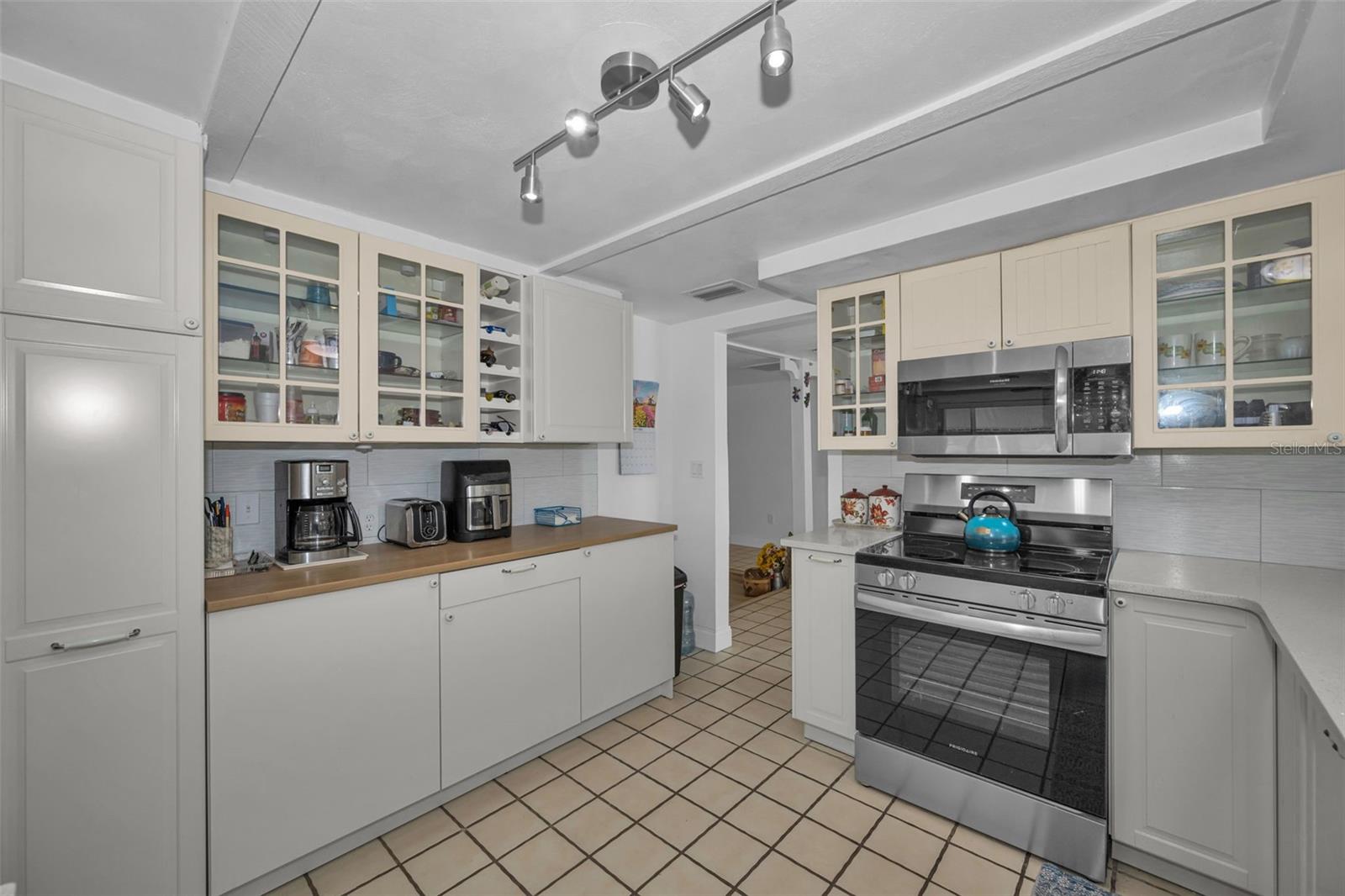 BEACON SQUARE - Residential