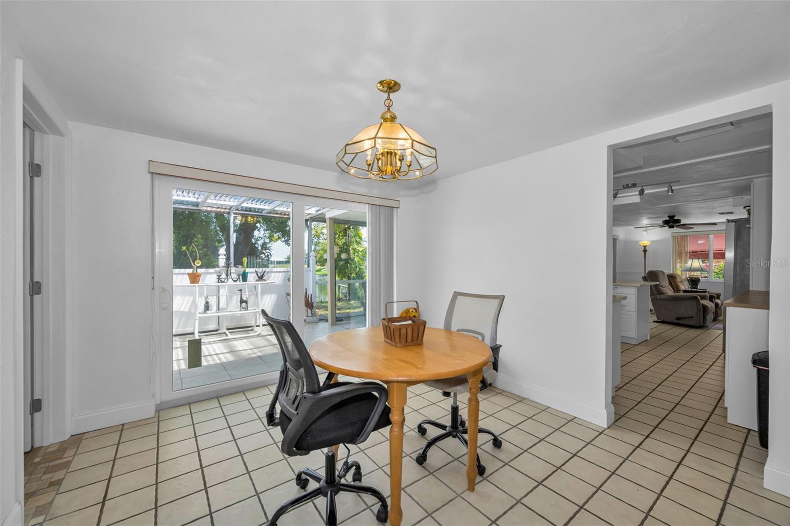 BEACON SQUARE - Residential