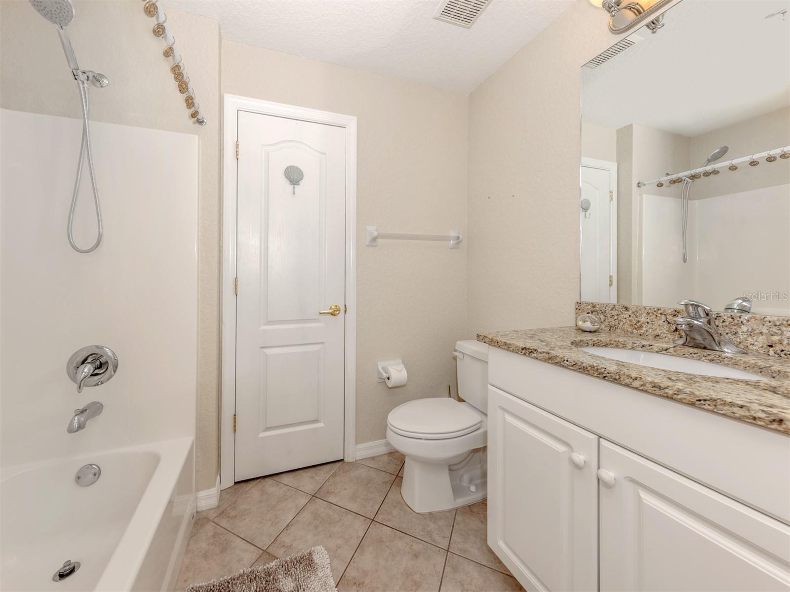 CASA DI AMICI - Residential Lease