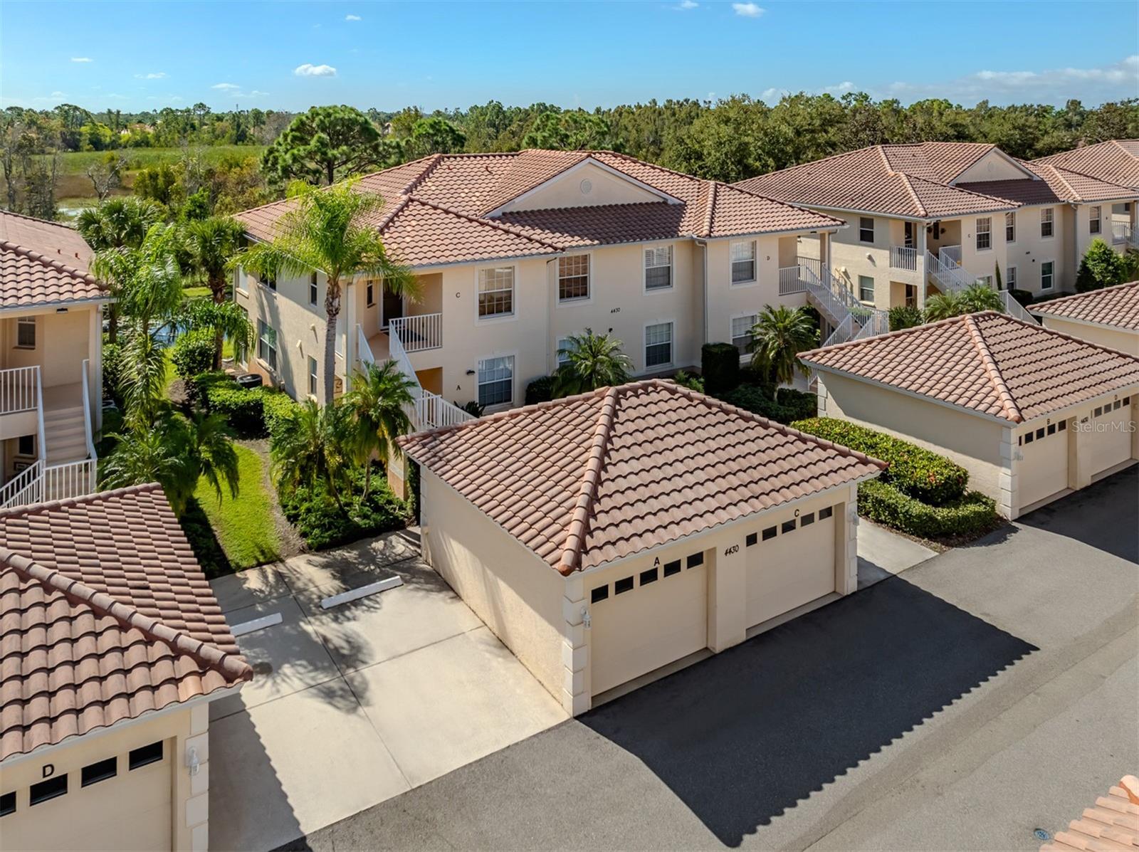 CASA DI AMICI - Residential Lease