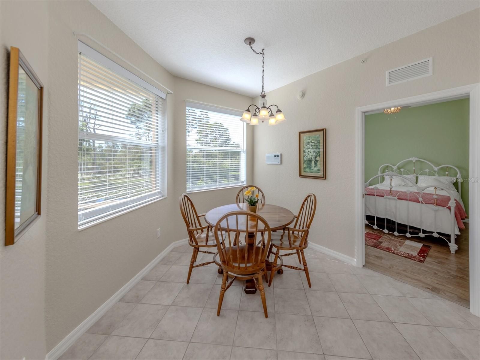 CASA DI AMICI - Residential Lease