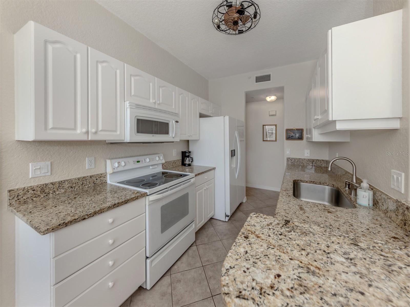 CASA DI AMICI - Residential Lease