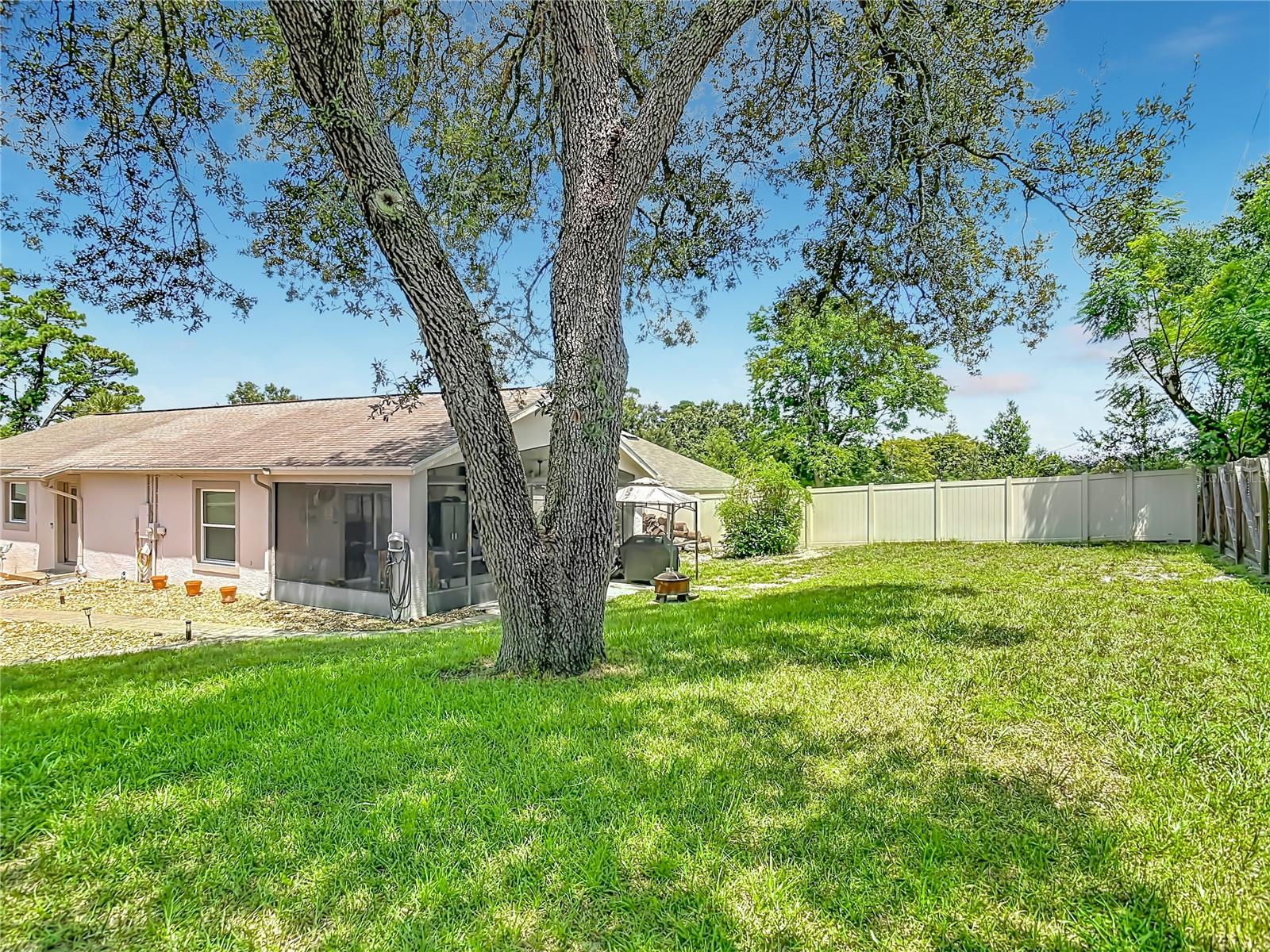 1123 W HANCOCK DRIVE