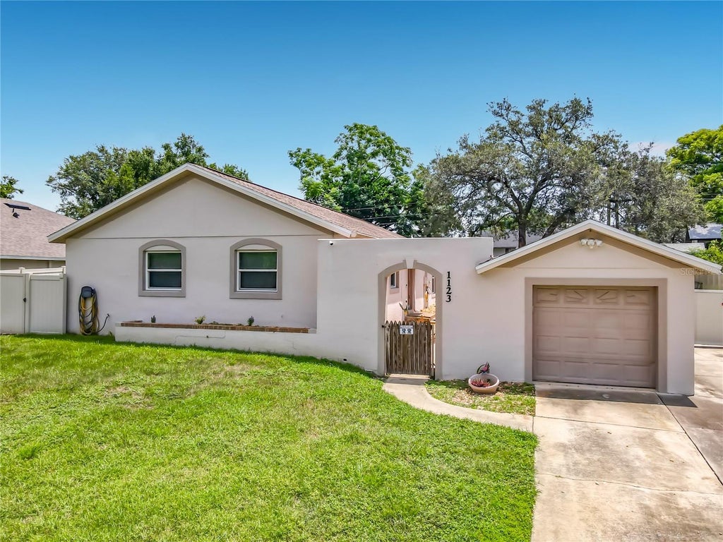 Photo of 1123 W Hancock Drive, Deltona, FL 32725 (MLS # V4950456)