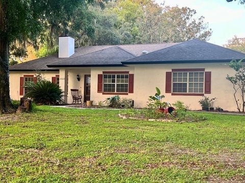 A home in EUSTIS